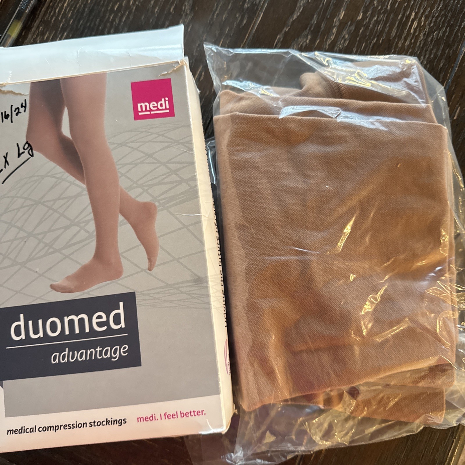 Medi AT26104, XL 20-30 Thigh w/tb Petite Closed Toe,Beige