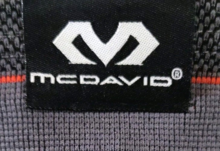 McDavid Sz L/XL Sport Compression Knit Knee Sleeve with Gel Buttress Unisex Gray