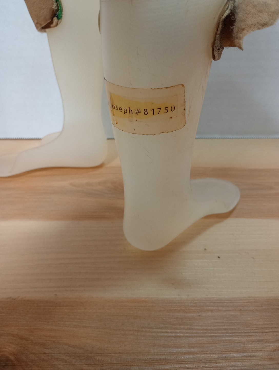 VTG Foot Left Right Ankle Foot Orthosis Molded White Plastic Therrian, Joseph