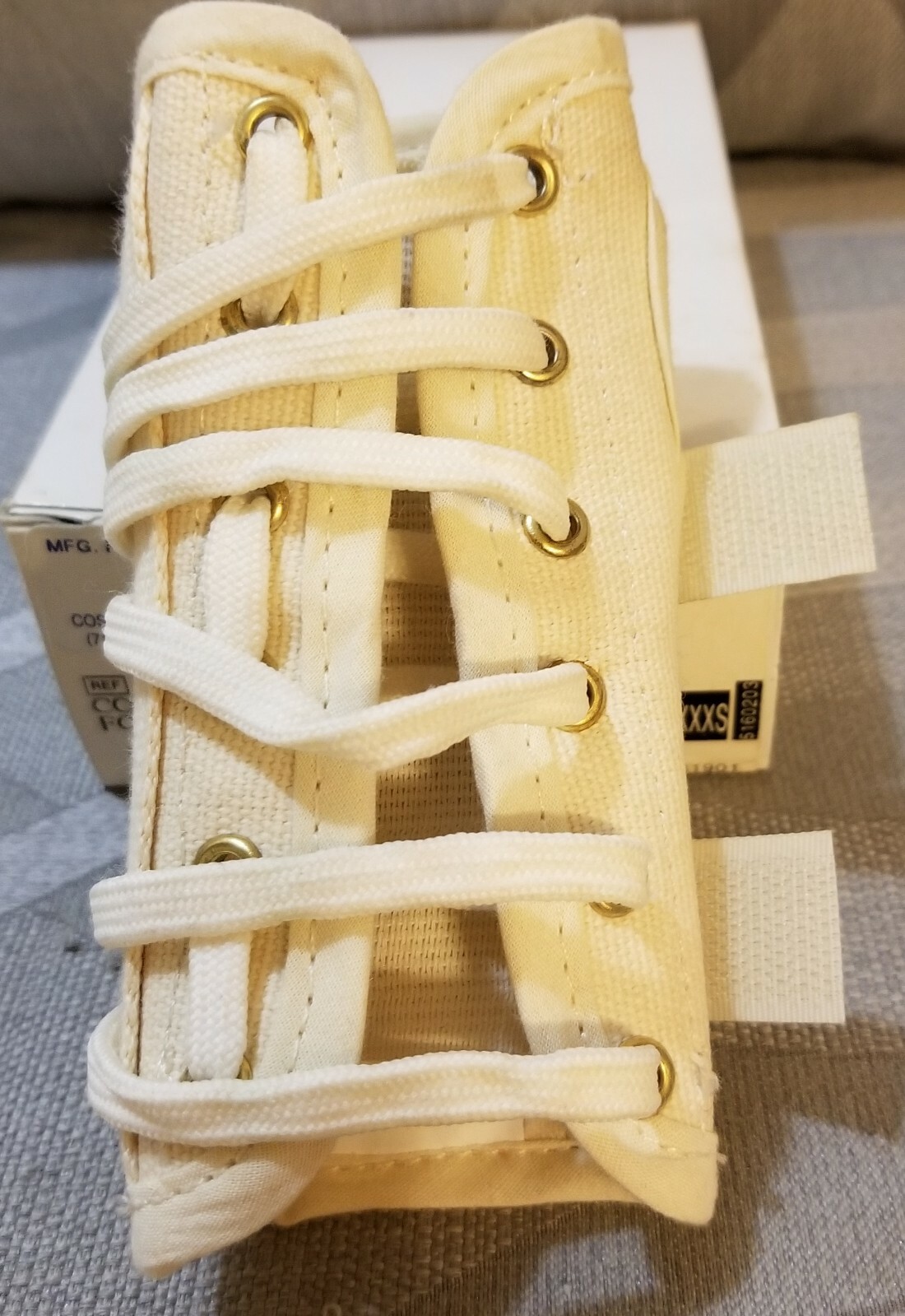 Procare Pediatric Wrist Splint Cock-Up Lacing Canvas Ivory Left 4 1/2″ XXXS New