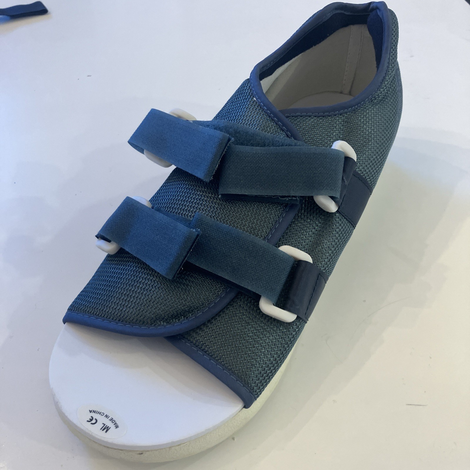 Ossur Blue Mesh Top Post-Op Shoe Large Extended Strap / Dual Side Closure 17017