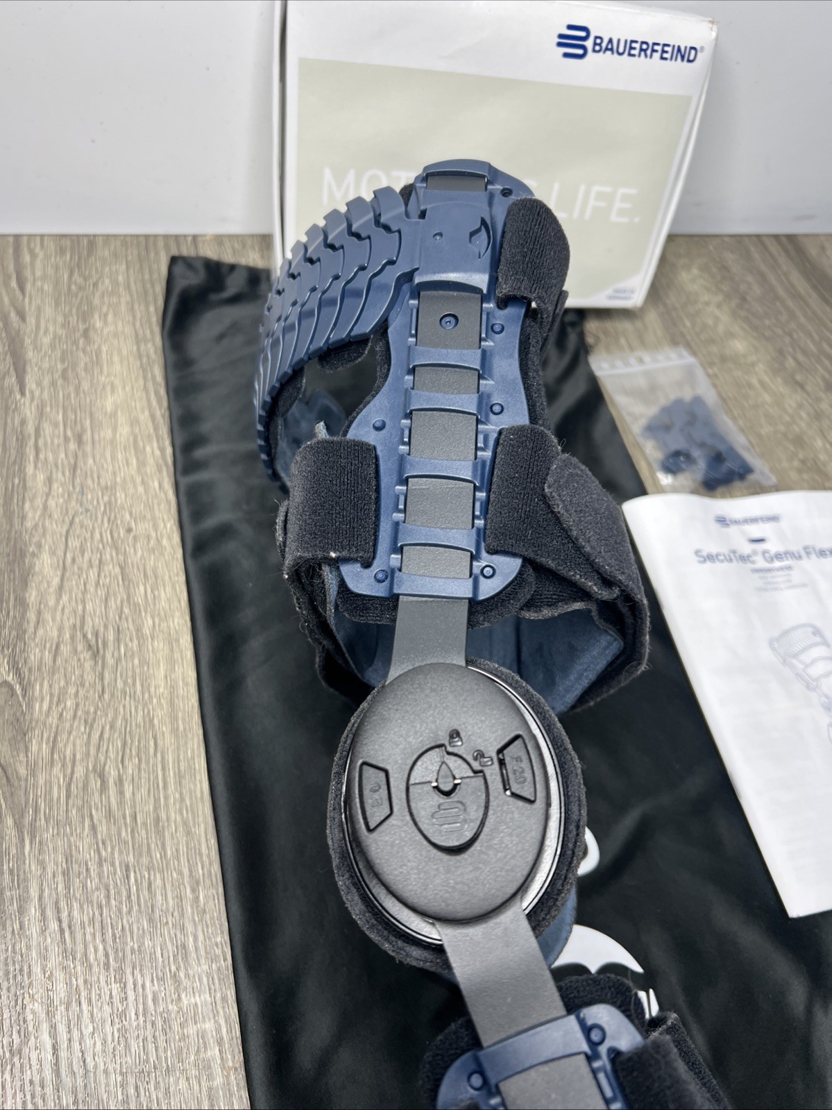 Bauerfeind SecuTec Genu Flex Knee Brace Adjustable Stabilizer Ligament 3 Right