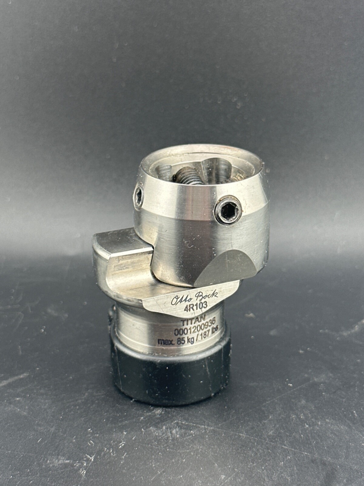 OTTOBOCK Otto Bock 4r103 Sliding adapter. Accept 30mm diameter pylons