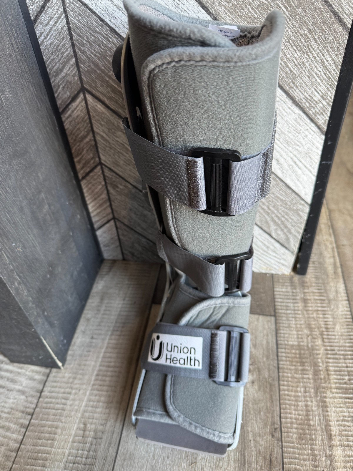 AIRCAST Walking Boot Size Small – Used Mid Calf Height Branded Union Hospital