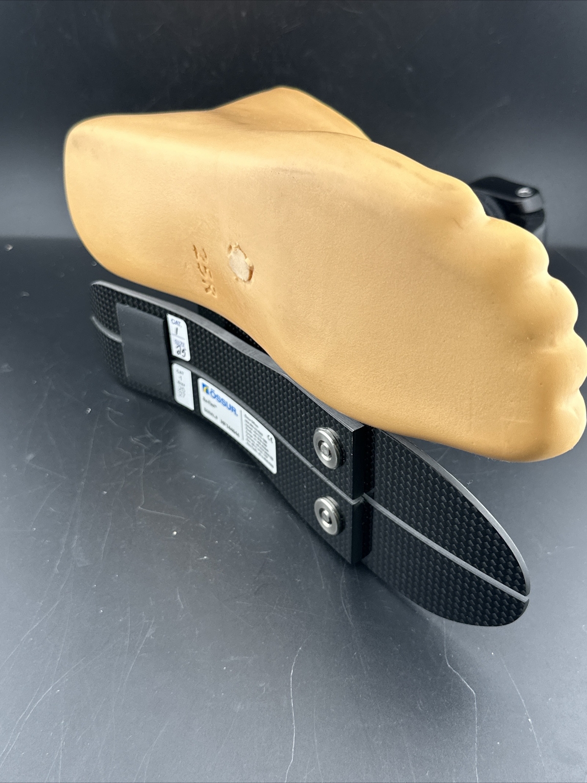 ossur reflex Re-flex Shock prosthetic foot. size 25. category 1. prosthetic leg