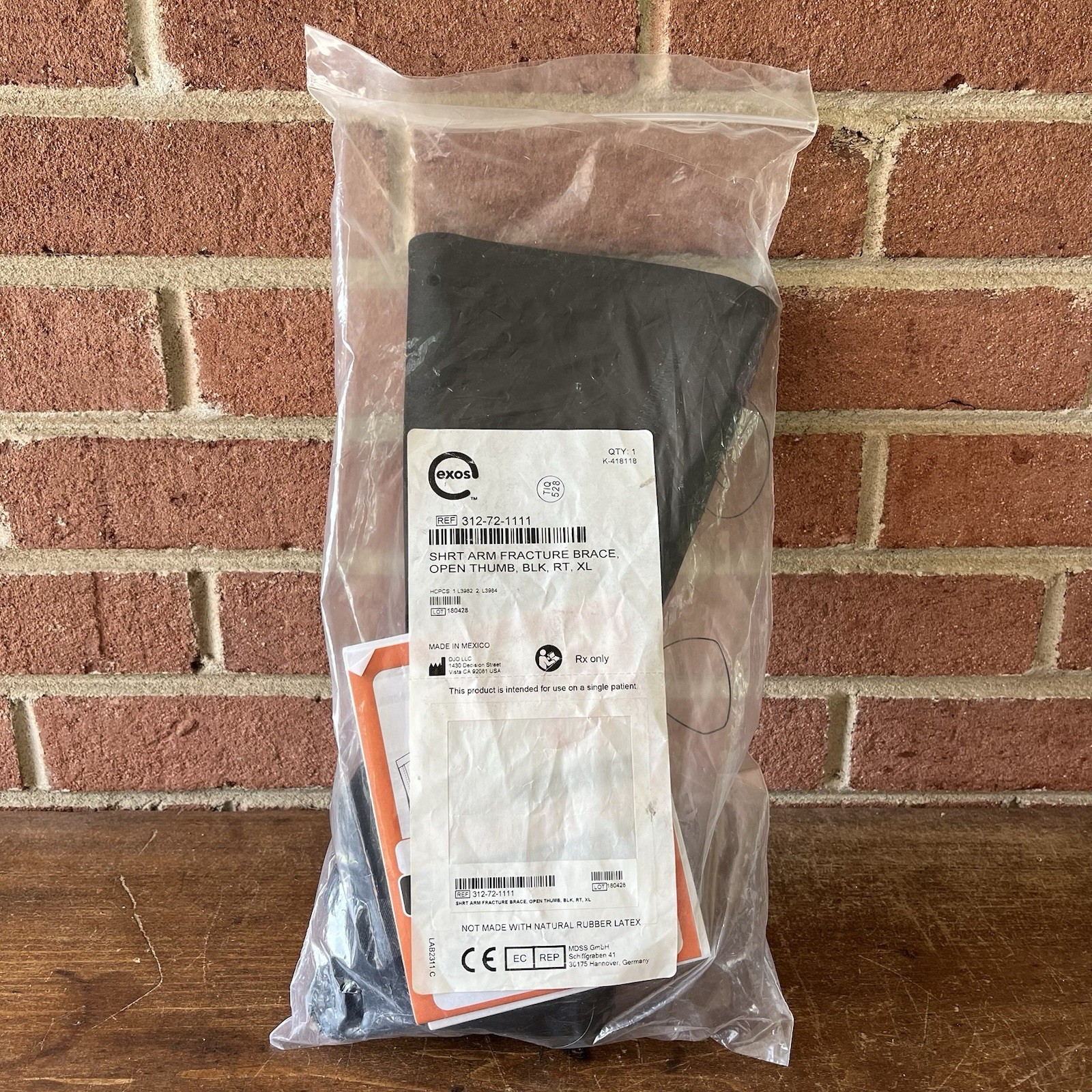 EXOS Short Arm Fracture Brace Black Right X-Large XL Open Thumb 312-72-1111