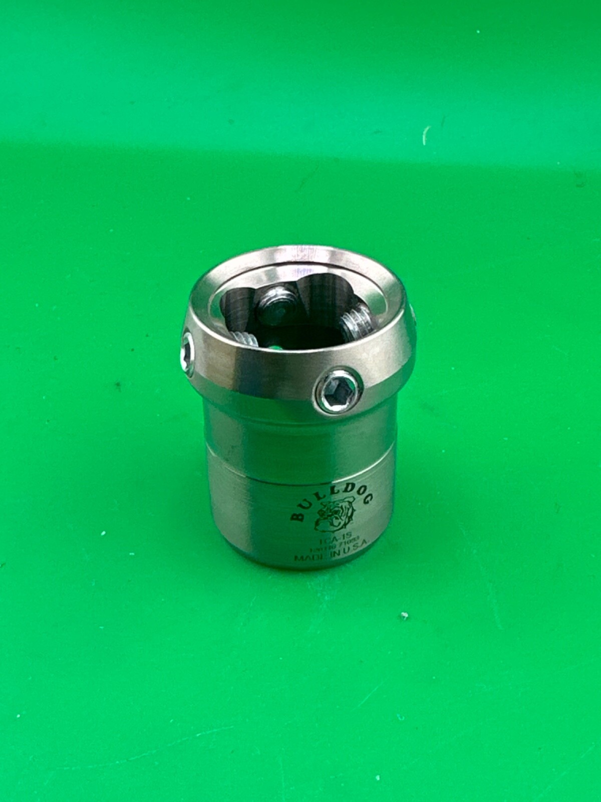 Prosthetic Bulldog titanium tube clamp. Fits 30mm diameter pylon. TCA-1S