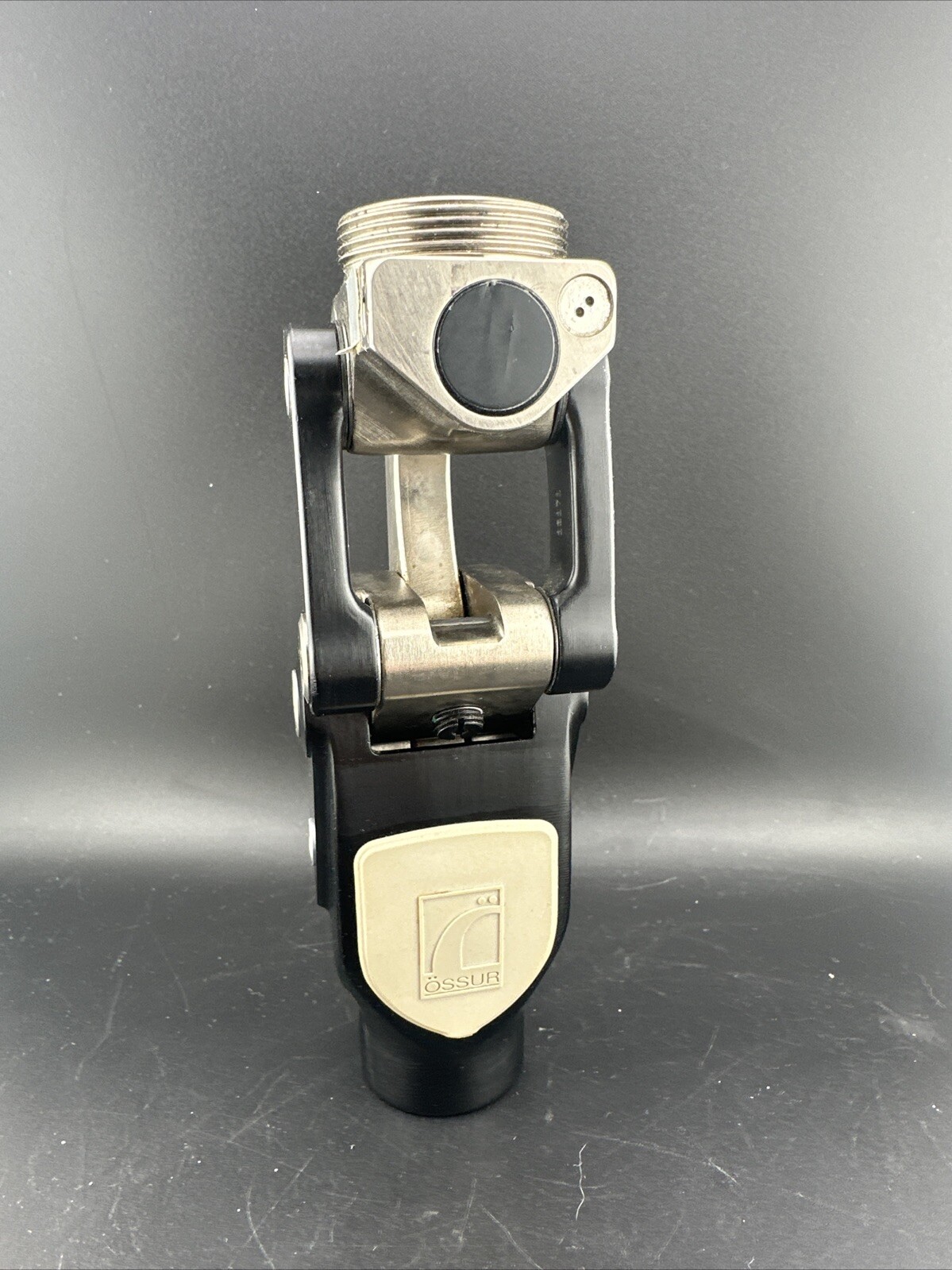 Ossur 2000 Prosthetic knee. Perfect Condition. Hydraulic Is Good And Tested
