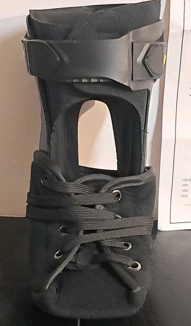 Aryse Right Side Ankle Brace Size Medium Support Strap Lace-Up AY-71
