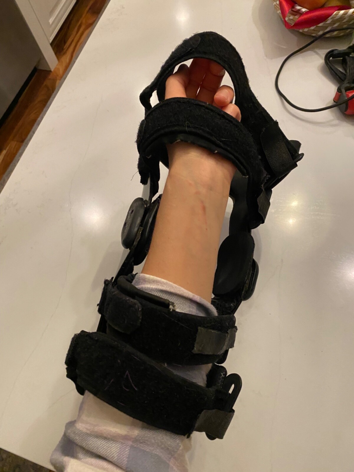 Matrix Left Medium Knee Brace