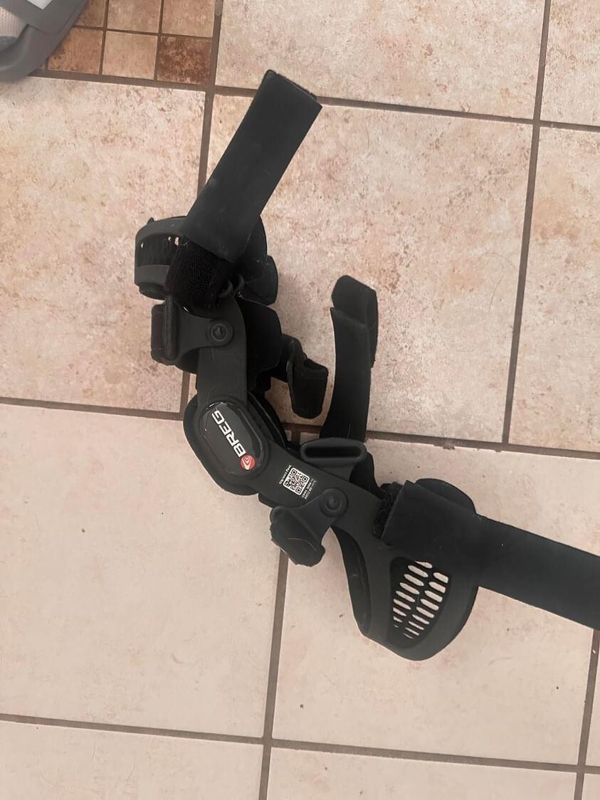 Breg Fusion Women’s OA Plus Knee Brace Right