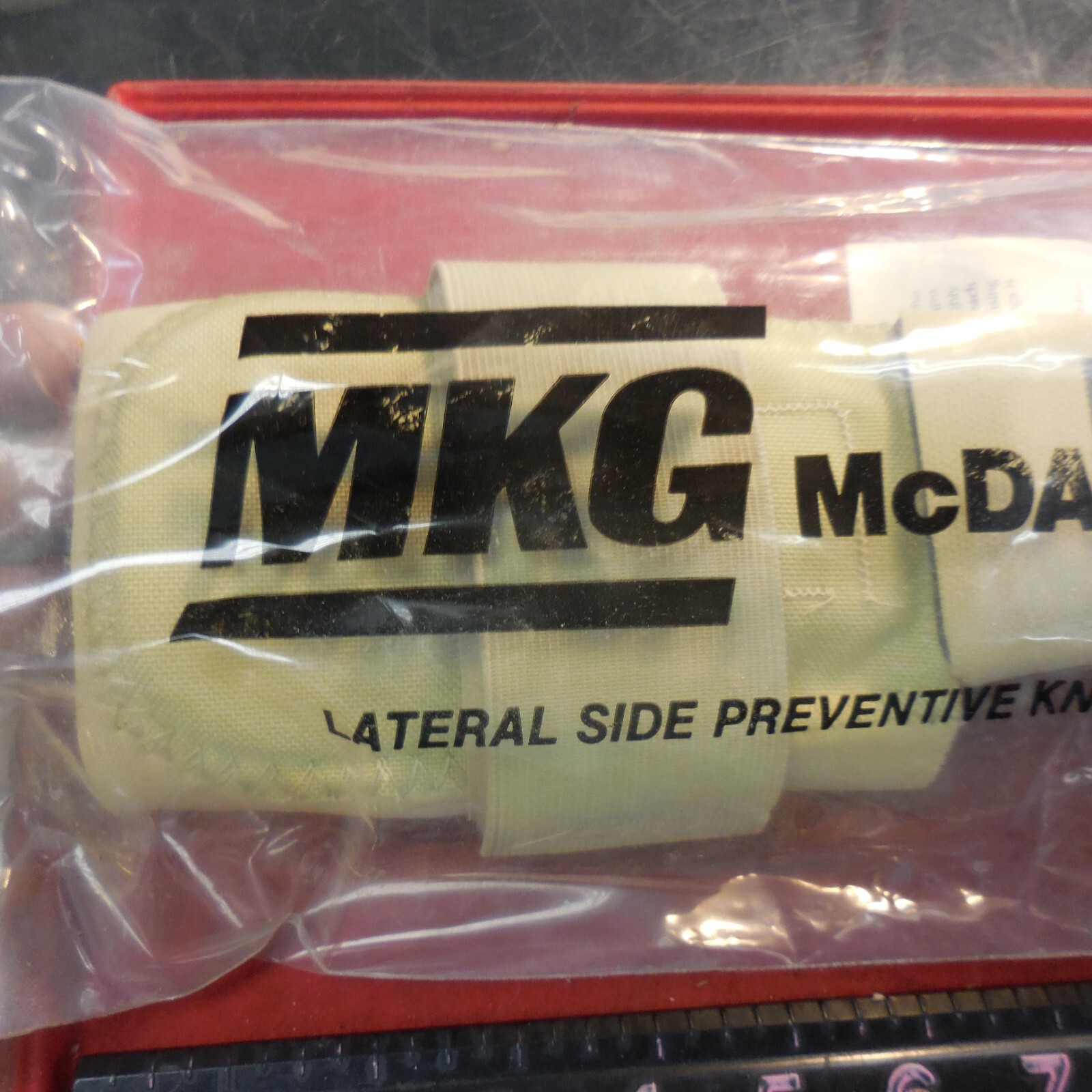 New McDavid Protective Knee Brace With Instructions, Fits Left or Right Knee