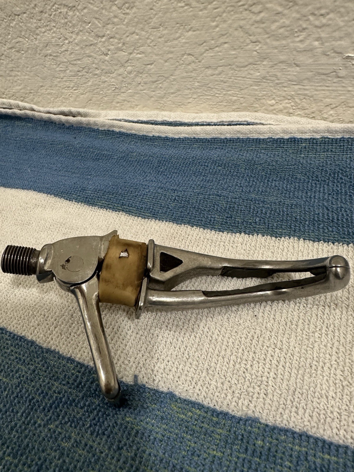Left Canted Aluminum Prosthetic Hook. Fillauer, Hosmer. Dorrance 5xa Hook