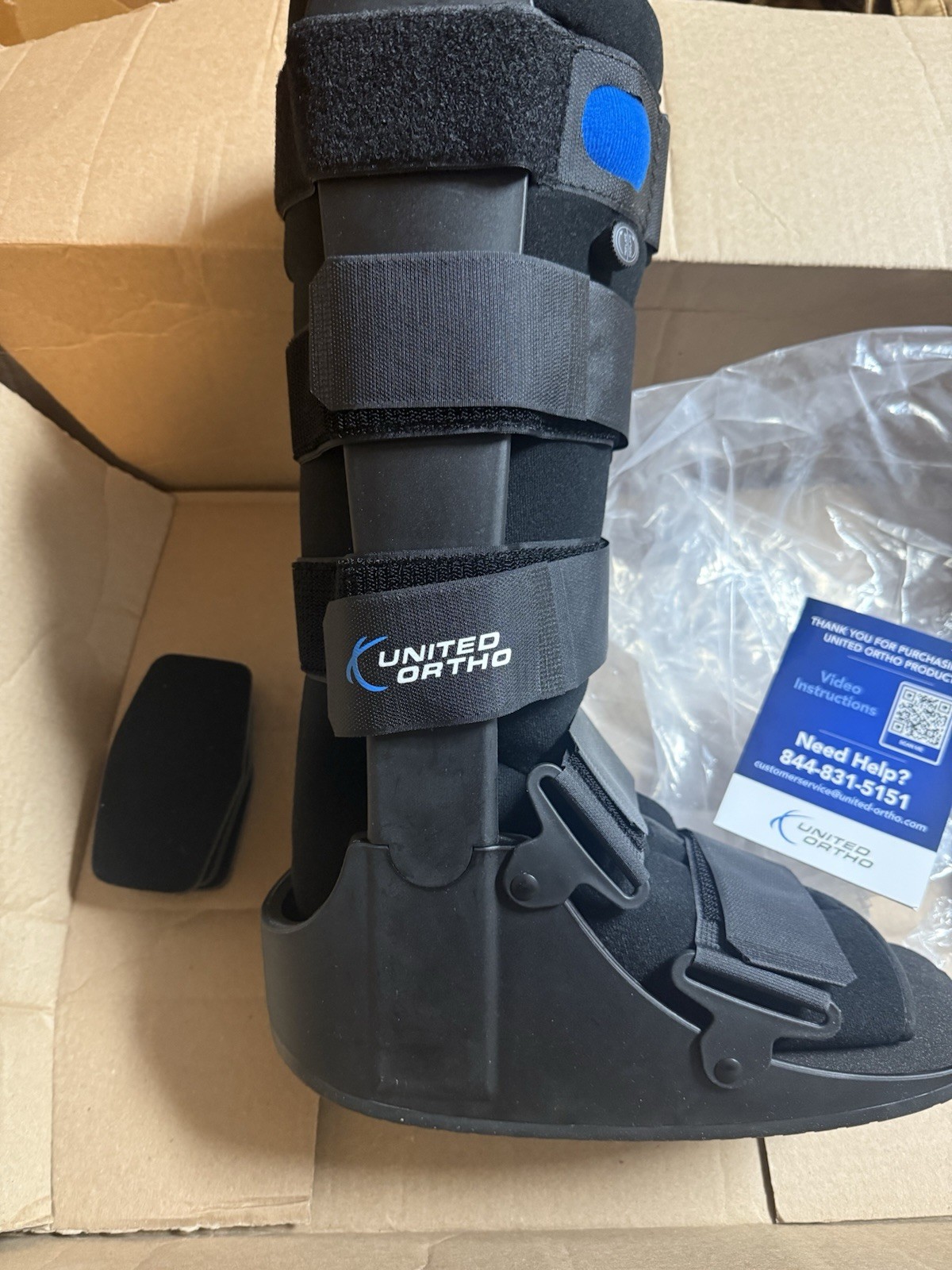 United Ortho Air Cam Walker Fracture Boot, Medium, Black Men 8-11 Woman 9-12