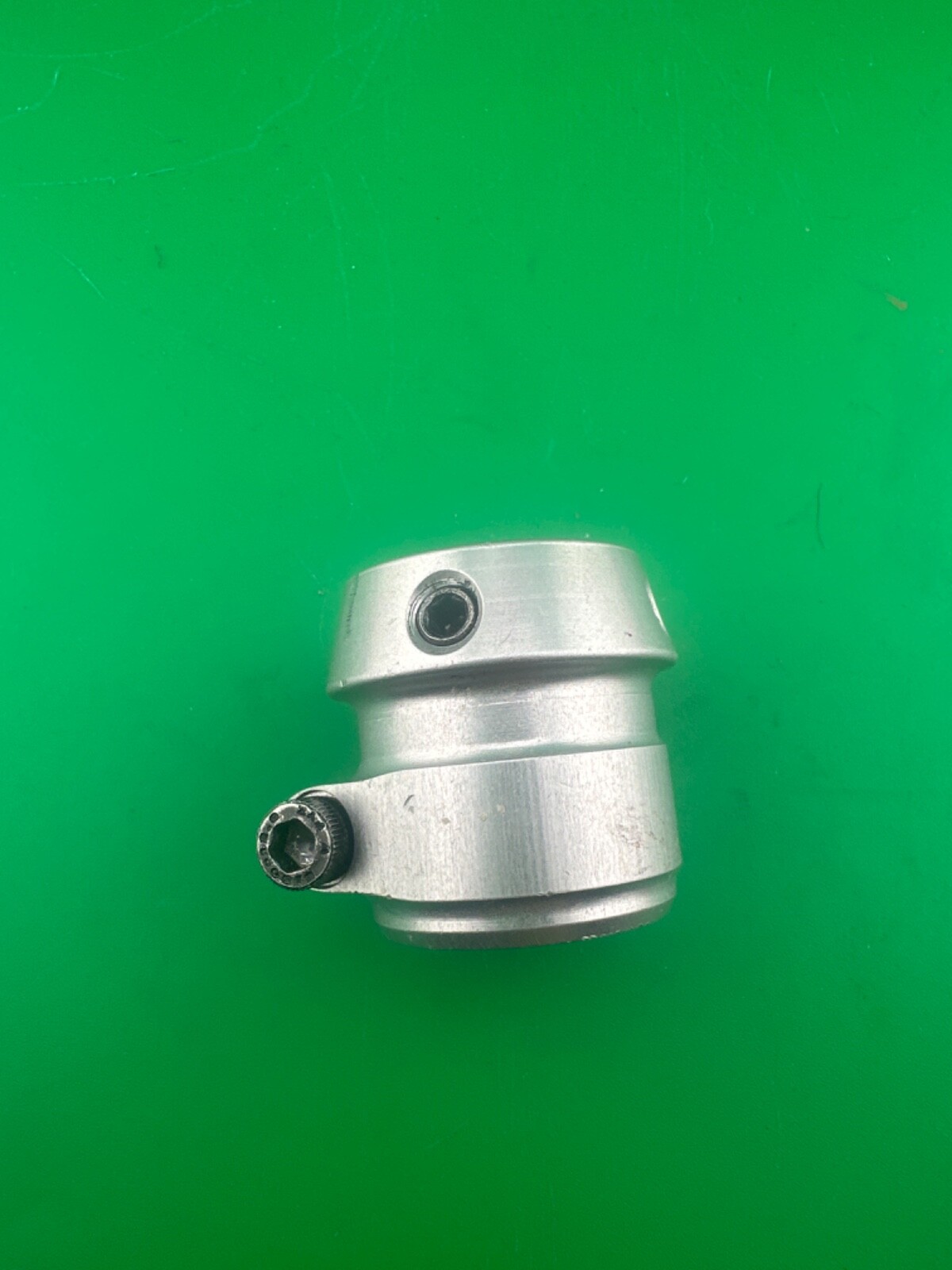 Prosthetic tube clamp tubeclamp. Fits 30mm diameter pylons.