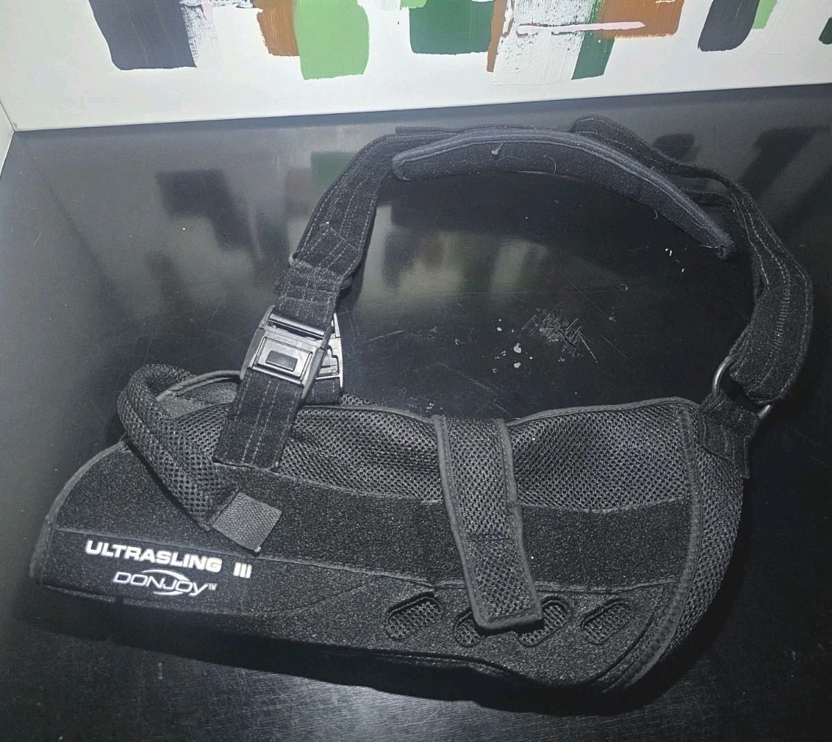 DonJoy UltraSling III Black Shoulder Support Sling with De Rotation Strap Large