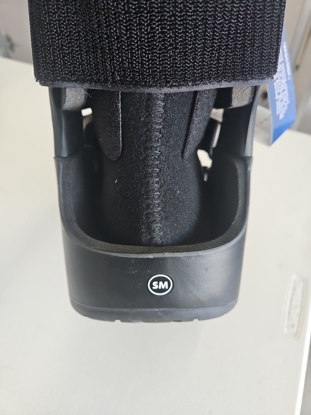 United Ortho Short Air Cam Walker Fracture Boot Small Black Size Medium