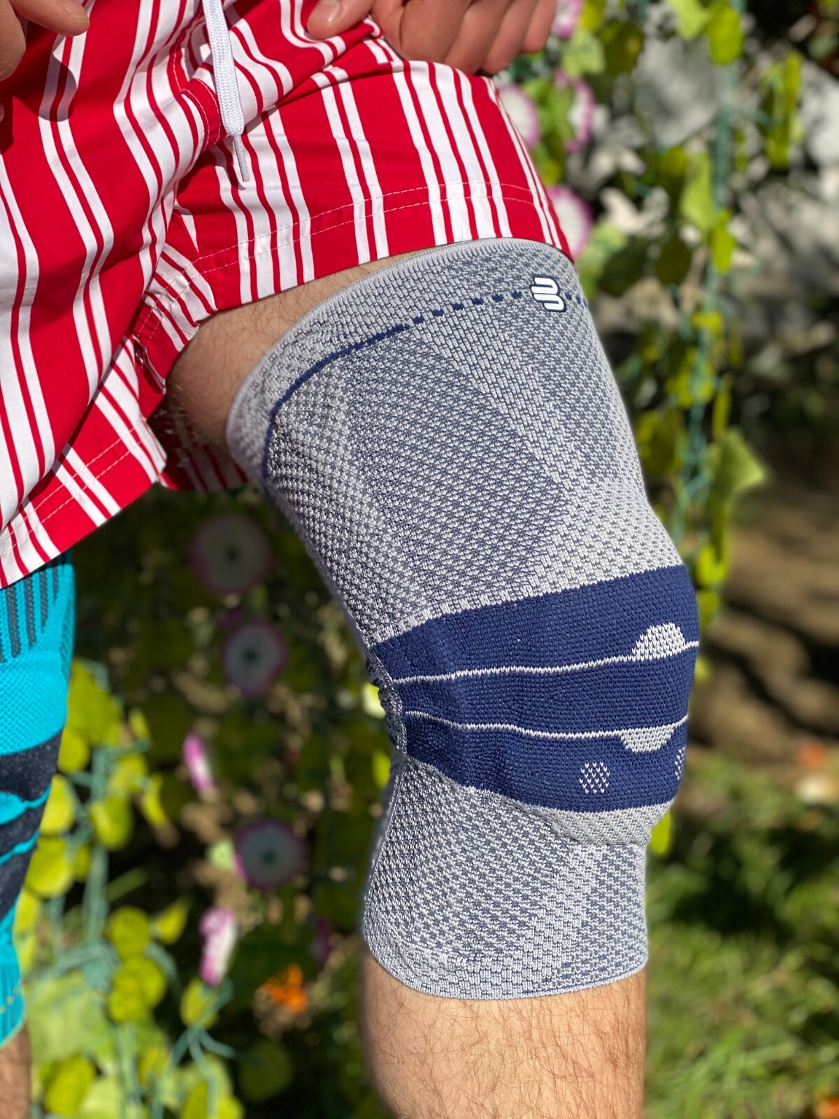 Bauerfeind GenuTrain Size 4 Knee Joint Brace Patella Support Sleeve Meniscus ACL