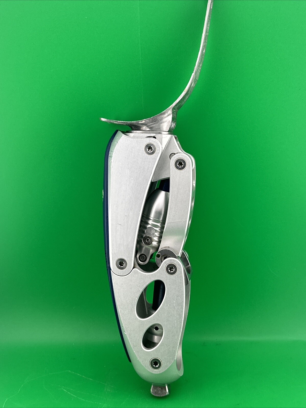 OTTOBOCK Otto Bock 3r60 Prosthetic Knee. 3r60=kd. Comes W/ Lamination Anchor