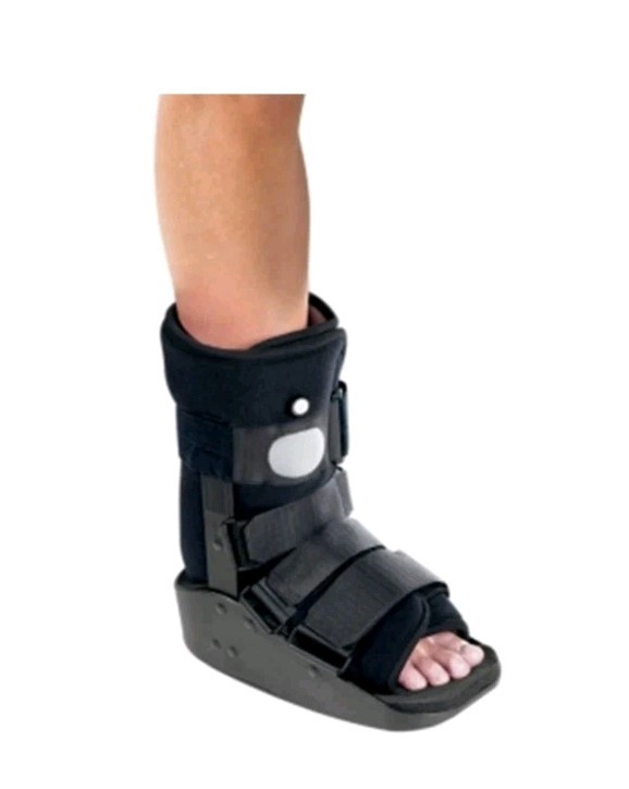 ProCare MaxTrax Air Ankle Walker Boot – Medium – Ref 79-95425 – NEW Sealed