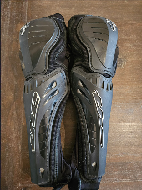 THE BMX Knee/Shin Protector – Size S/M