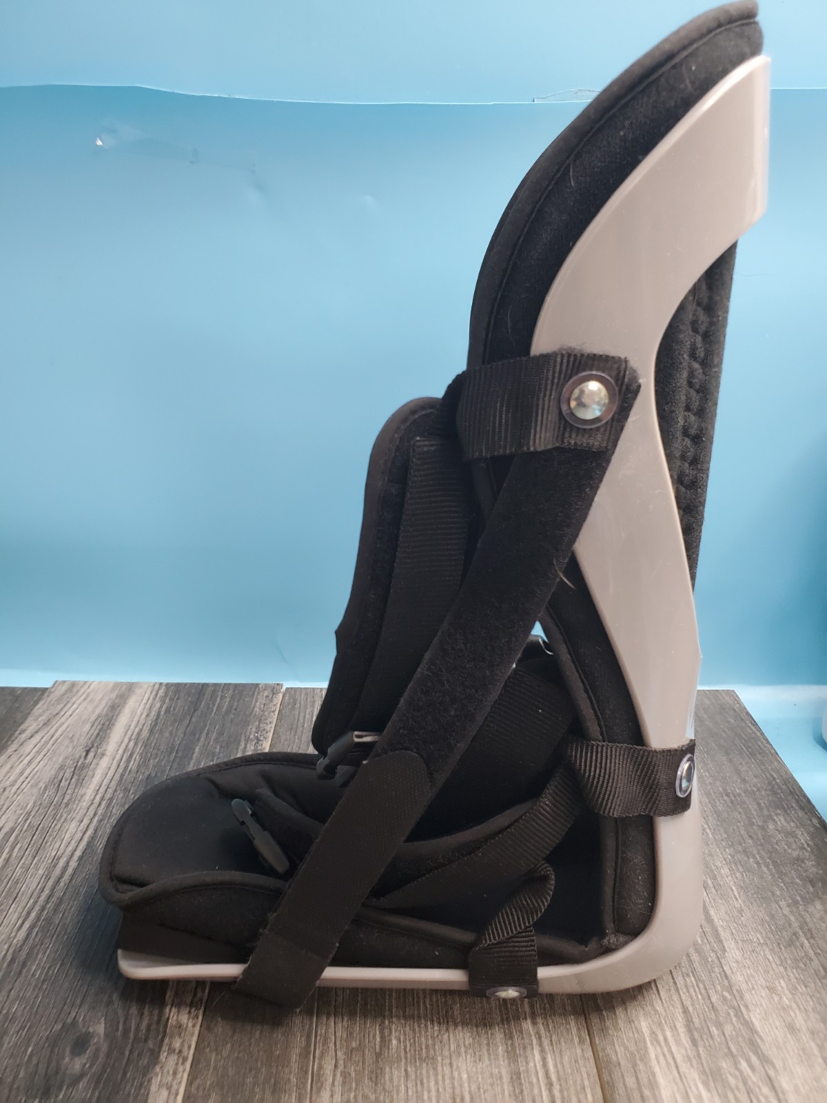 United Ortho Support Boot Adjustable Fits Left Or Right Foot Size:Small