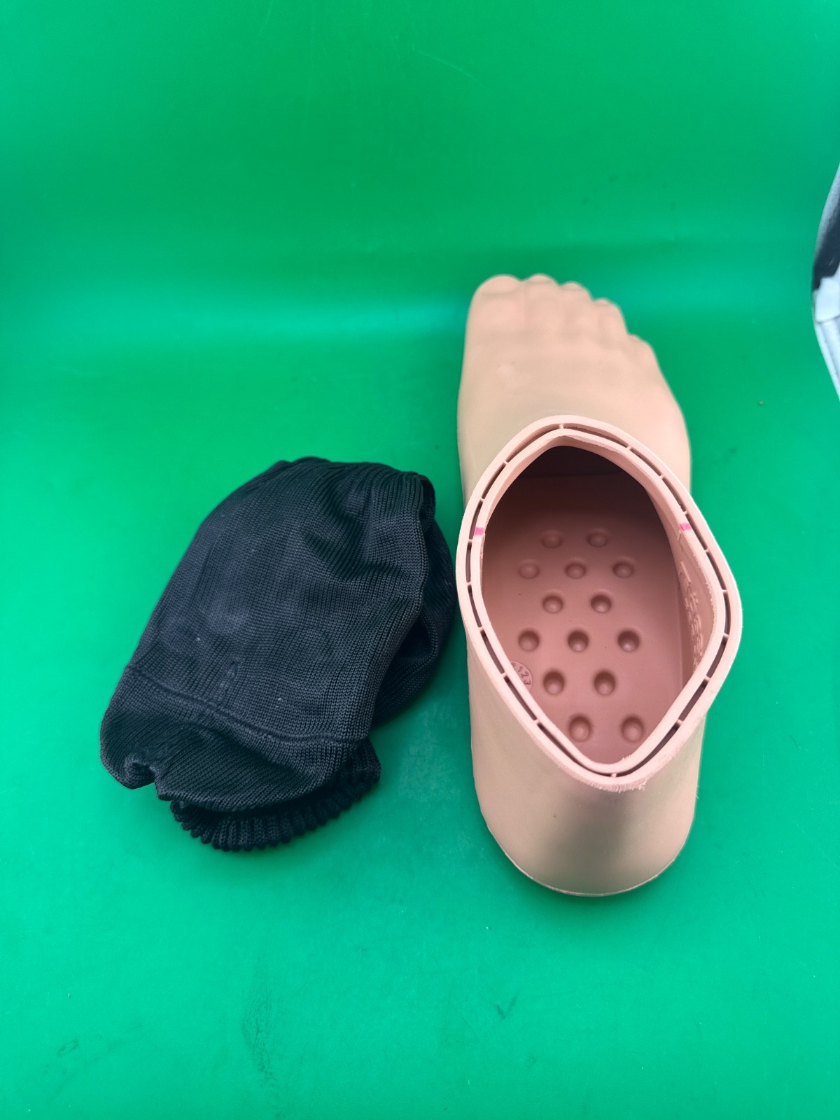 Ossur prosthetic foot shell foot. Right. FSE. Size 25. Non split toe. Excellent