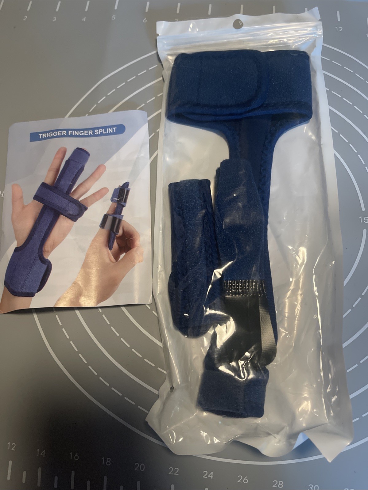 Trigger Finger Splint, Fits All Fingers , Sprain Brace, Medium