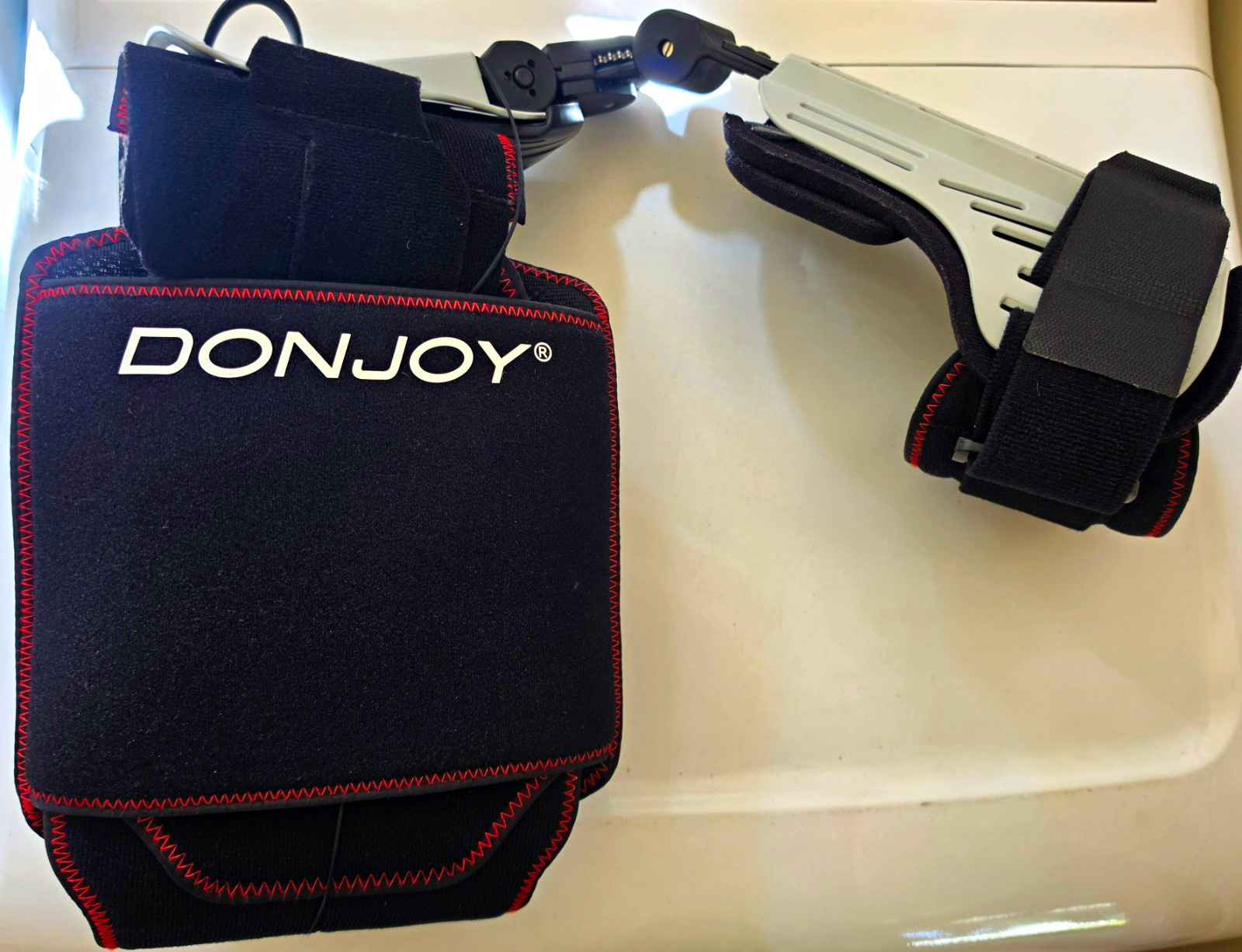 DonJoy VersaROM Hip Brace Adjustable Immobilization Support – RIGHT HIP