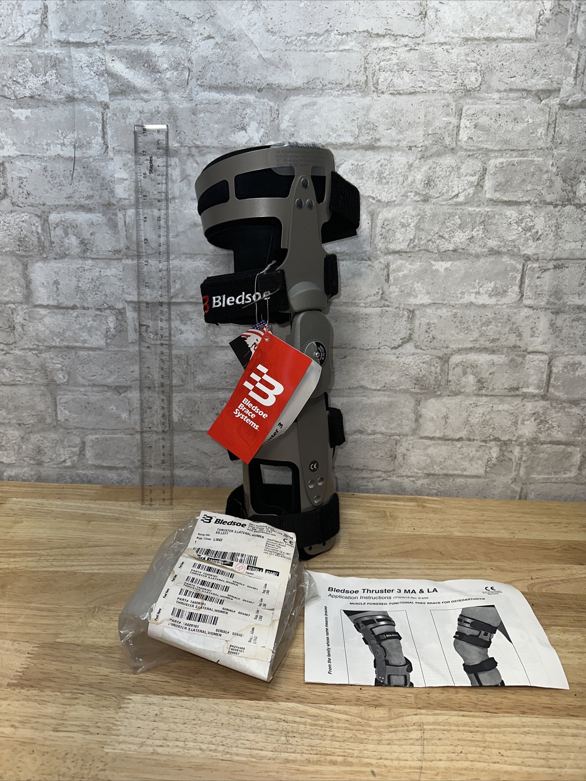 BLEDSOE THRUSTER 3 LATERAL SIZE XS LEFT KNEE BRACE NEW