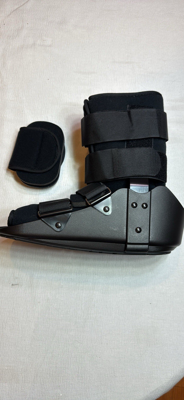 Medibot Advanced Walking Boot for Ankle Injuries,Adjust Air Splint w/ Pump,Large