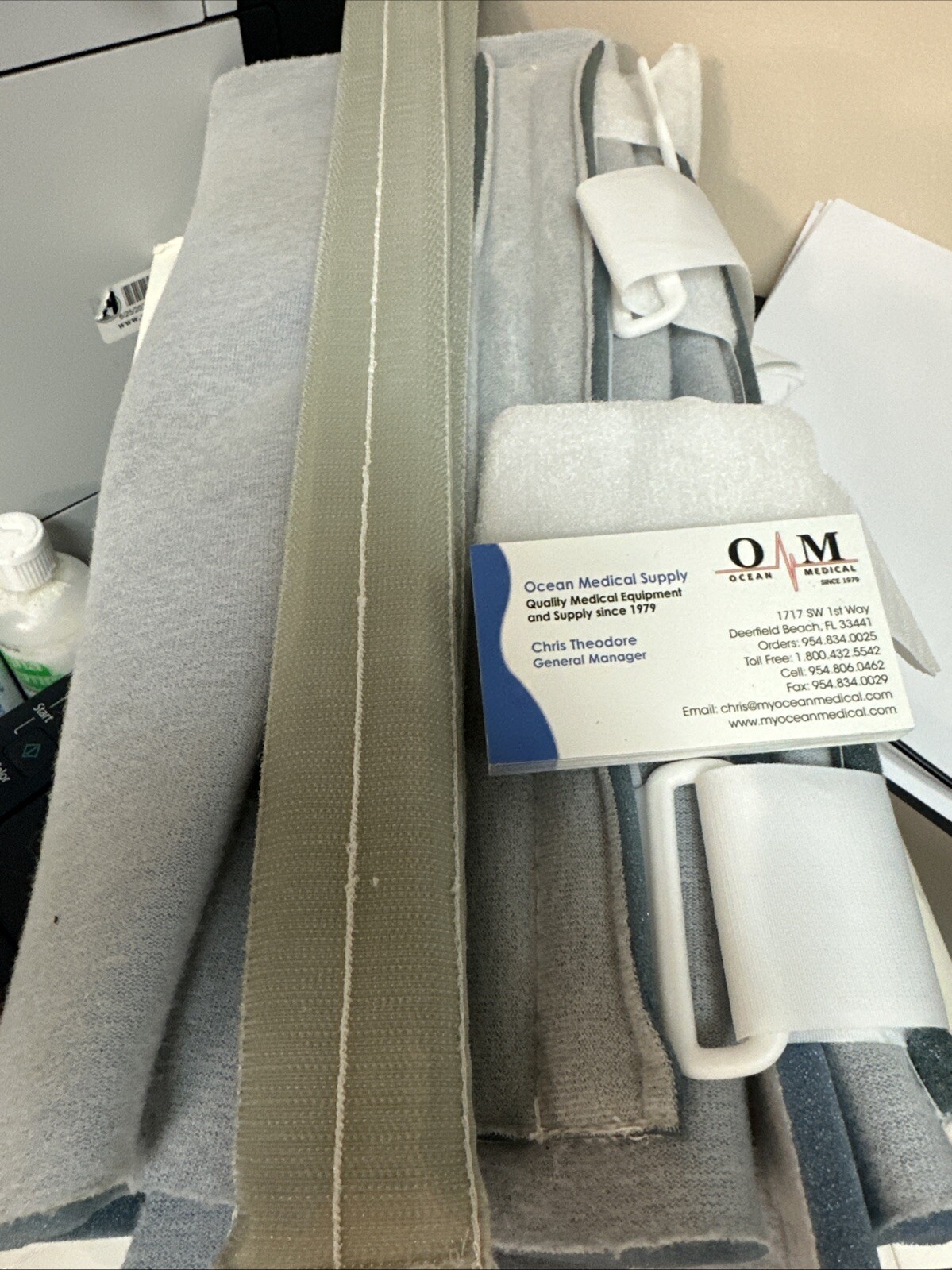 Knee Immobilizer 22” Silver Foam/Flannel, Universal Size, EZ Wrap #01259C, New!
