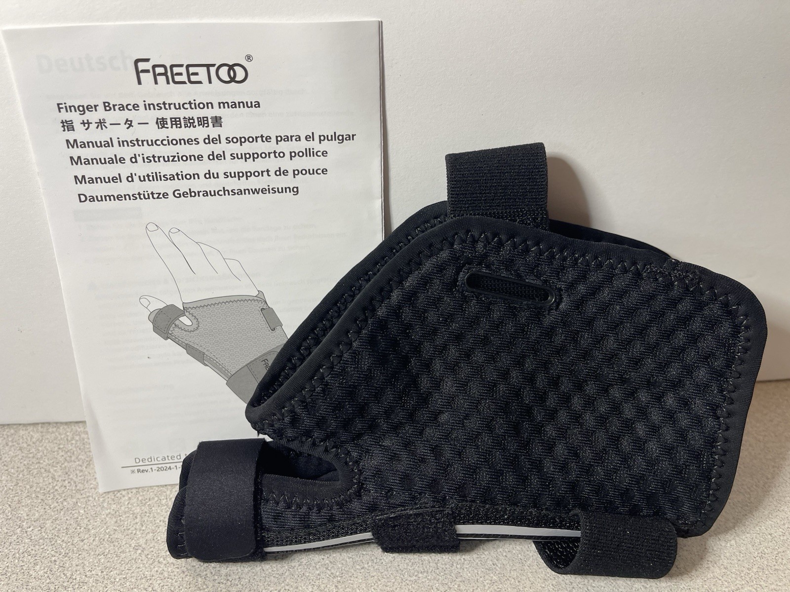FREETOO Ergonomical Thumb Brace Right or Left Hand S/M – Black w/ Pink HB-212