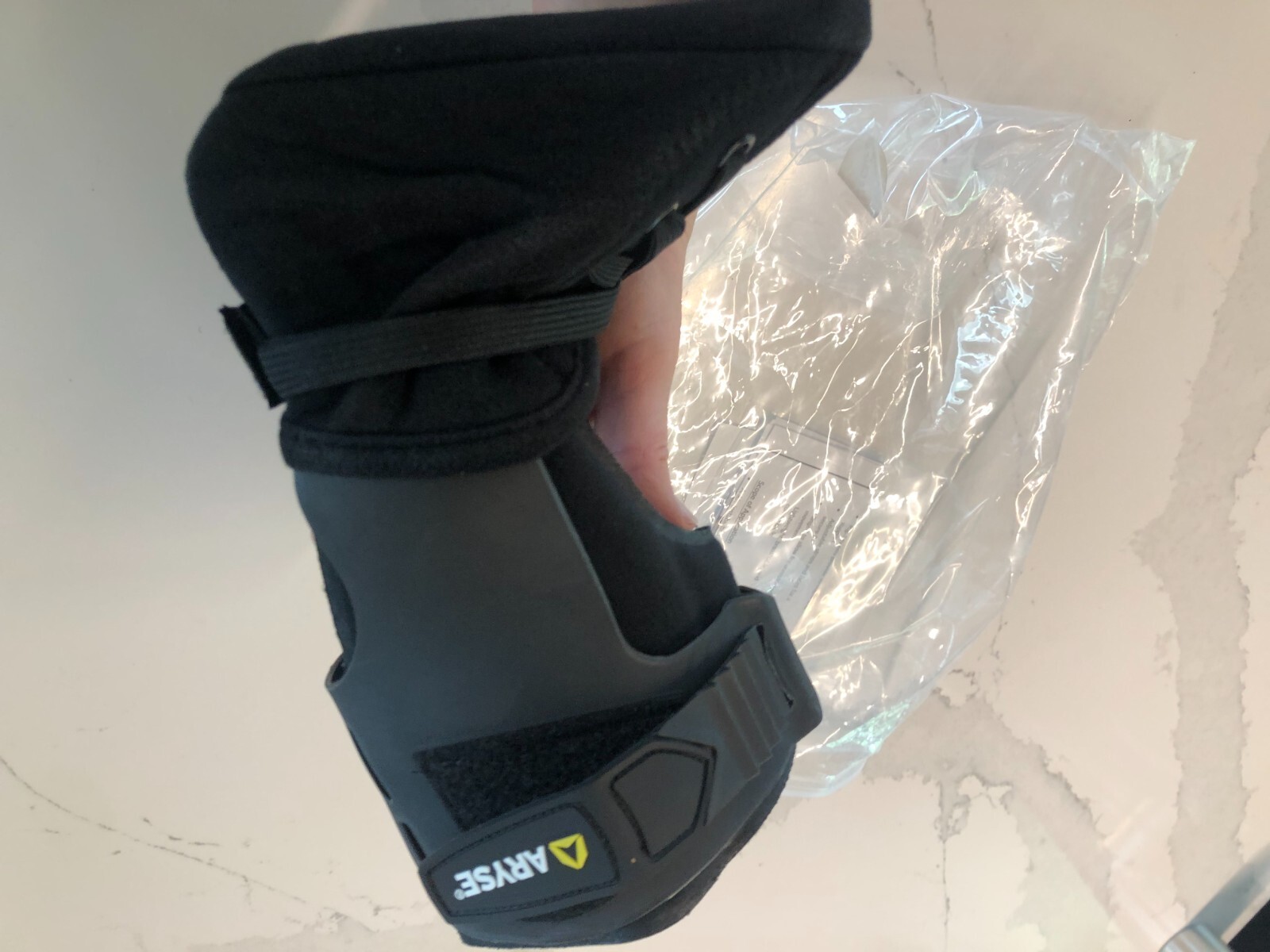 NEW ARYSE AY-06-102R MEDIUM RIGHT METFORCE ANKLE BRACE M-R