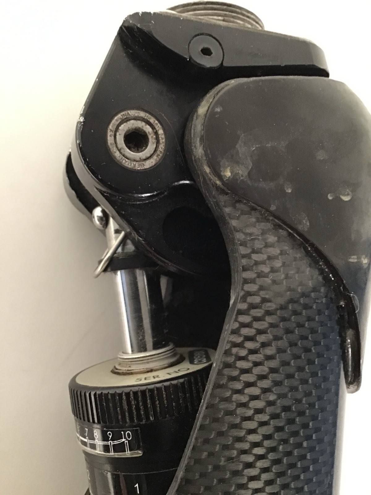 Prosthetic Knee Unit – Hydraulic Needs Repair- Parts Only – Sold As Is