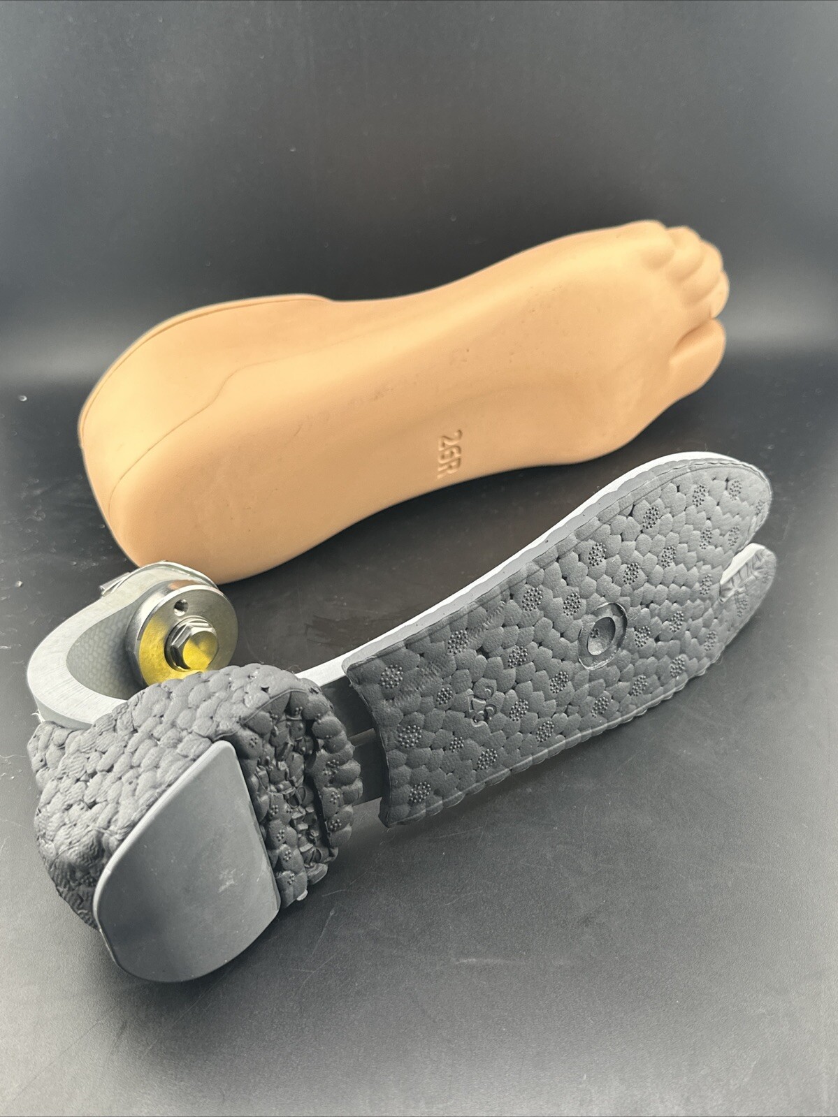 ossur balance S prosthetic foot. size 26. category 3. Right Shell. New