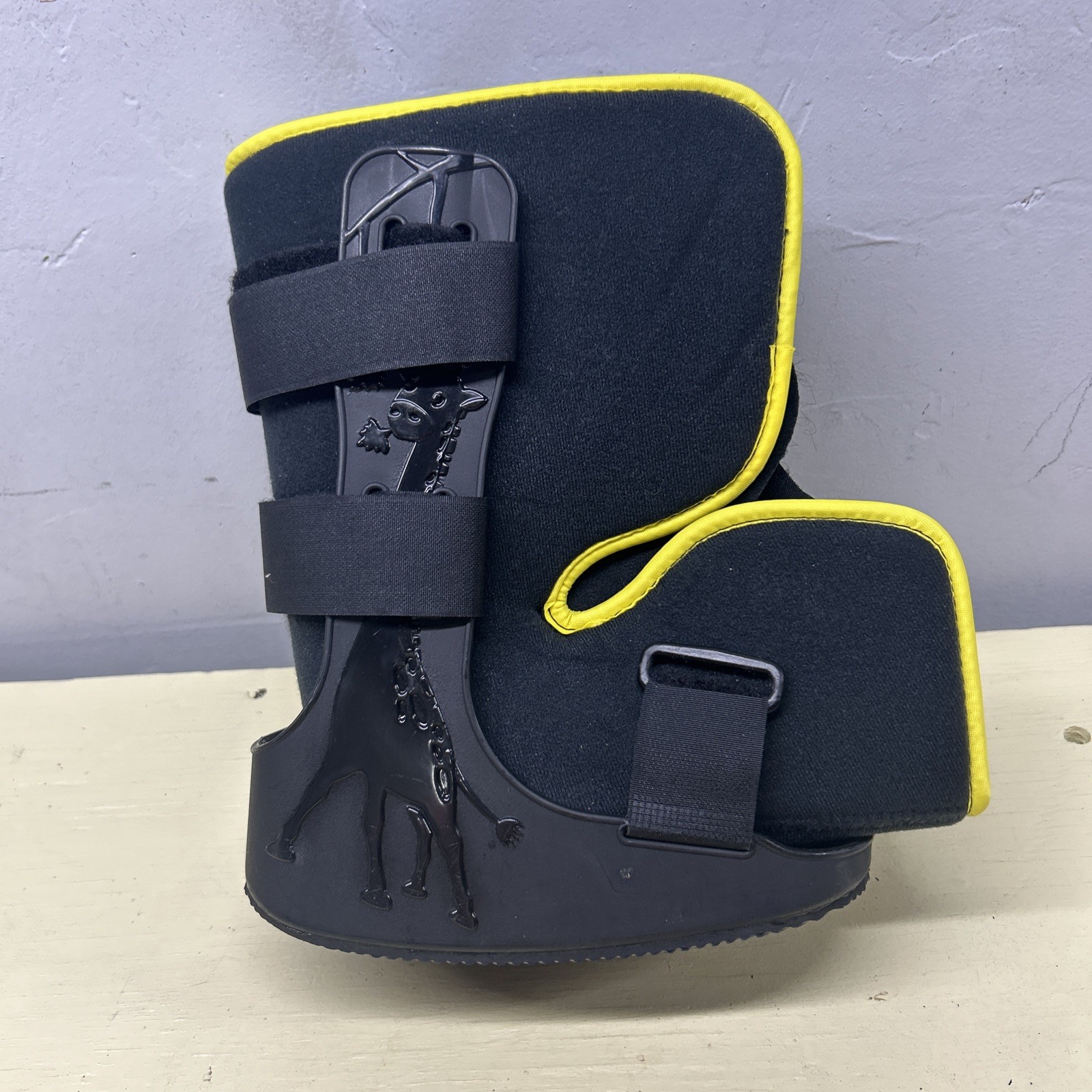 Minitrax Orthopedic Walking Boot Child Size L Black Yellow Age 5-8