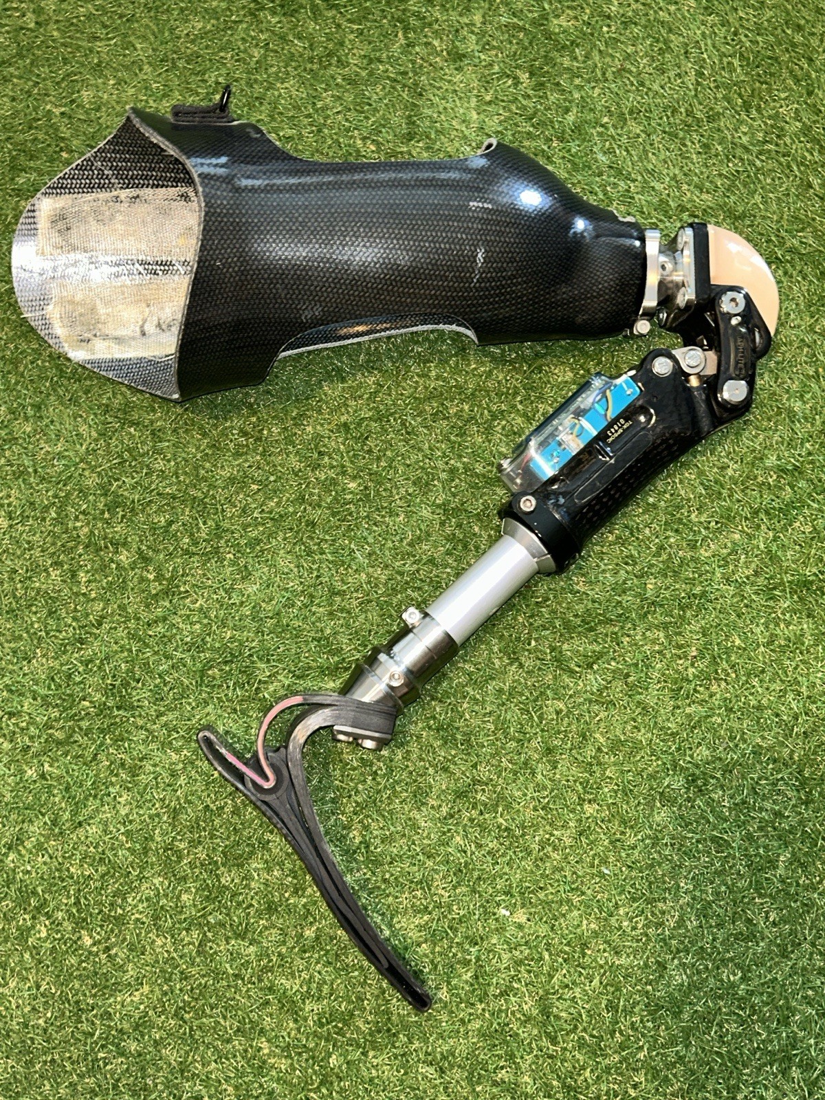 DAW Industries SLK Prosthetic leg. graph lite prosthetic knee
