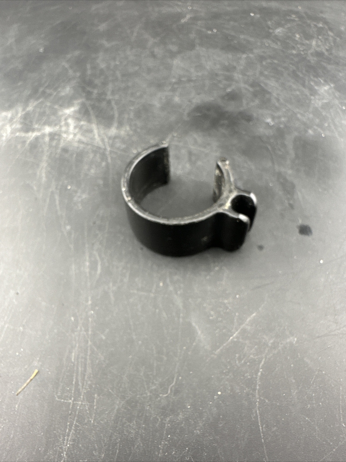 Ossur Prosthetic Pylon Tube Holder. Prosthetic Pylon Tube Holder Clamp.