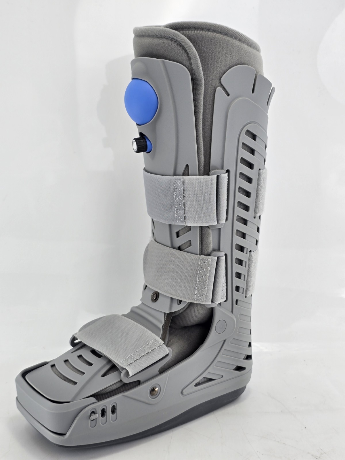United Ortho – USA16103 – 360 Air Walker – Standard Fracture Boot, Small, Grey