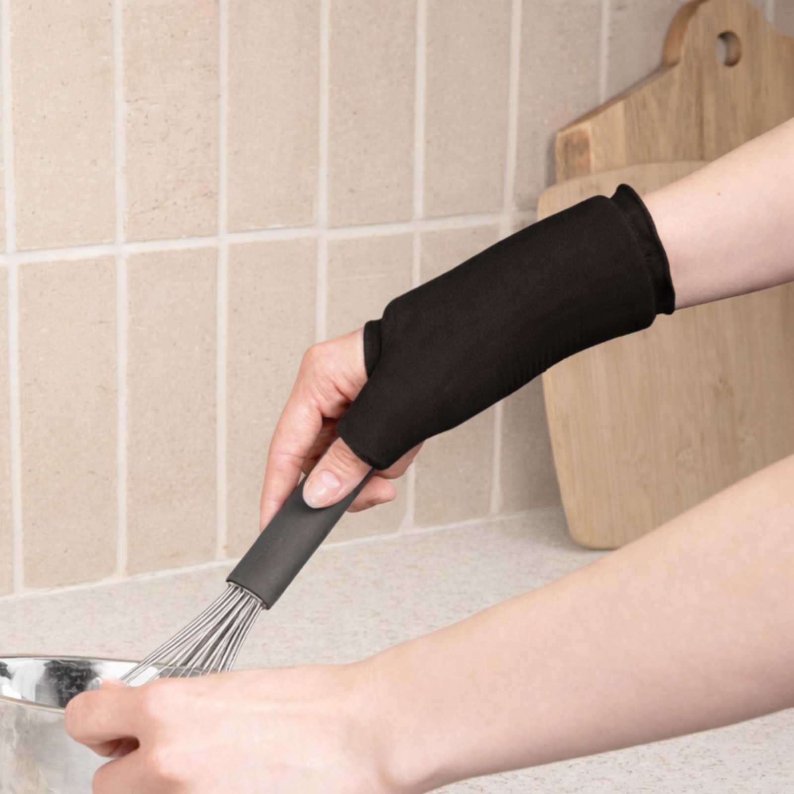 GRACE & ABLE Cooling Compression Sleeve For Thumb and Wrist Pain (Jet Black, …