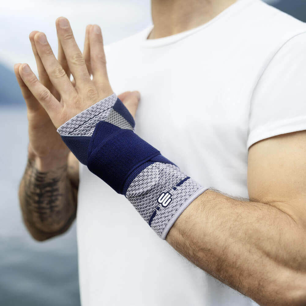 Bauerfeind Tendinitis Wrist Brace Manutrain Black Right Black