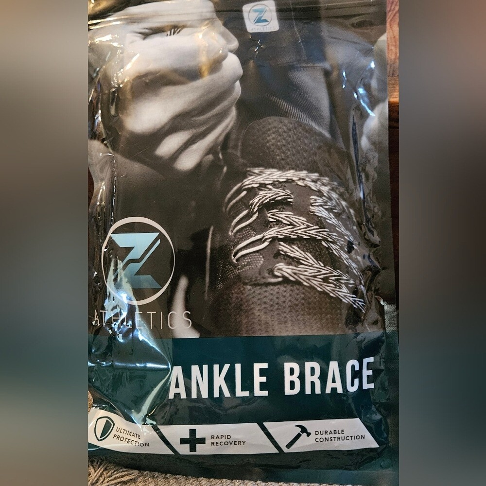 New in package~Zenith Ankle Brace Lace up~ size medium black