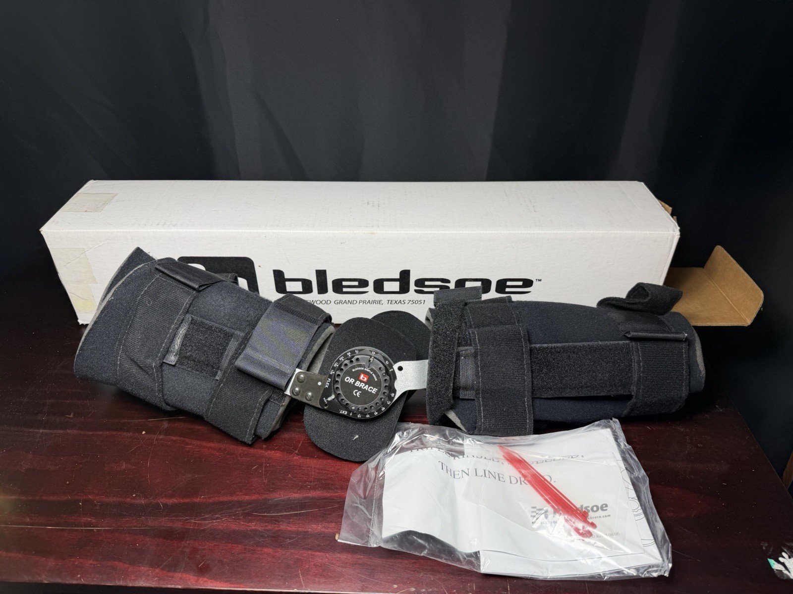 Bledsoe OR ROM Knee Brace Regular 16-22 Black L1832 AK080005B Box Manual