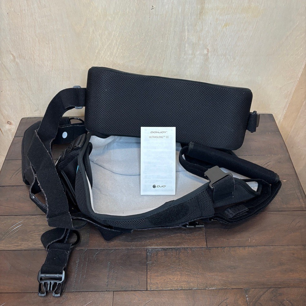 DonJoy UltraSling III for shoulder support Black Medium Good Condition
