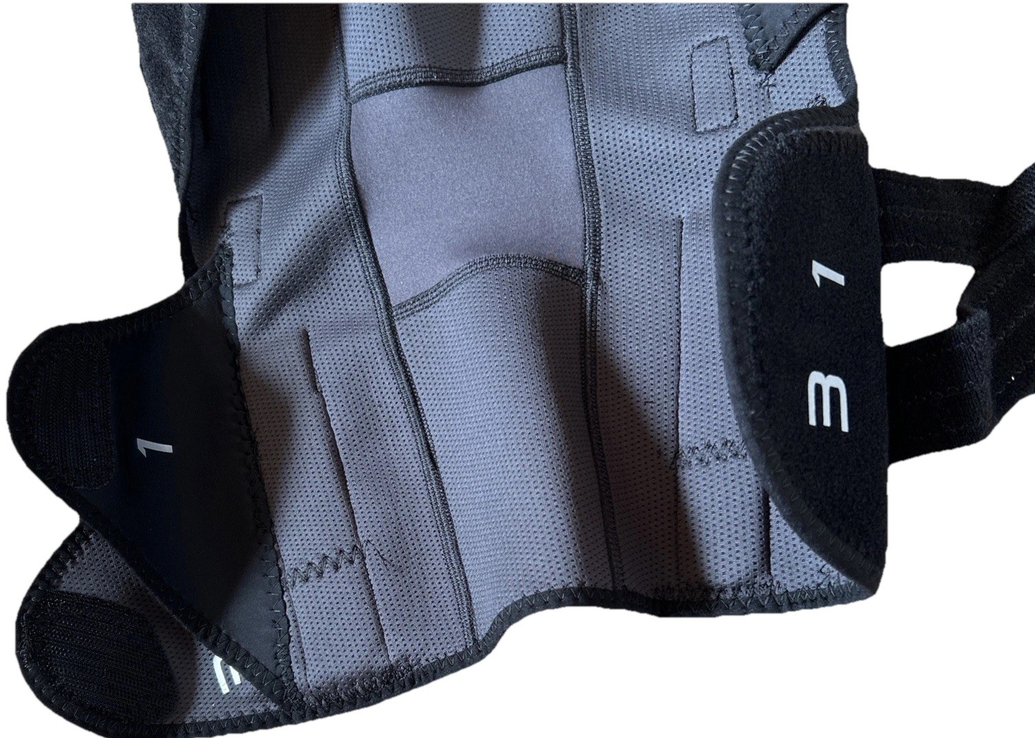 Breg Runner Knee Brace Crossrunner Wrap Medium Universal Right or Left Fast Ship
