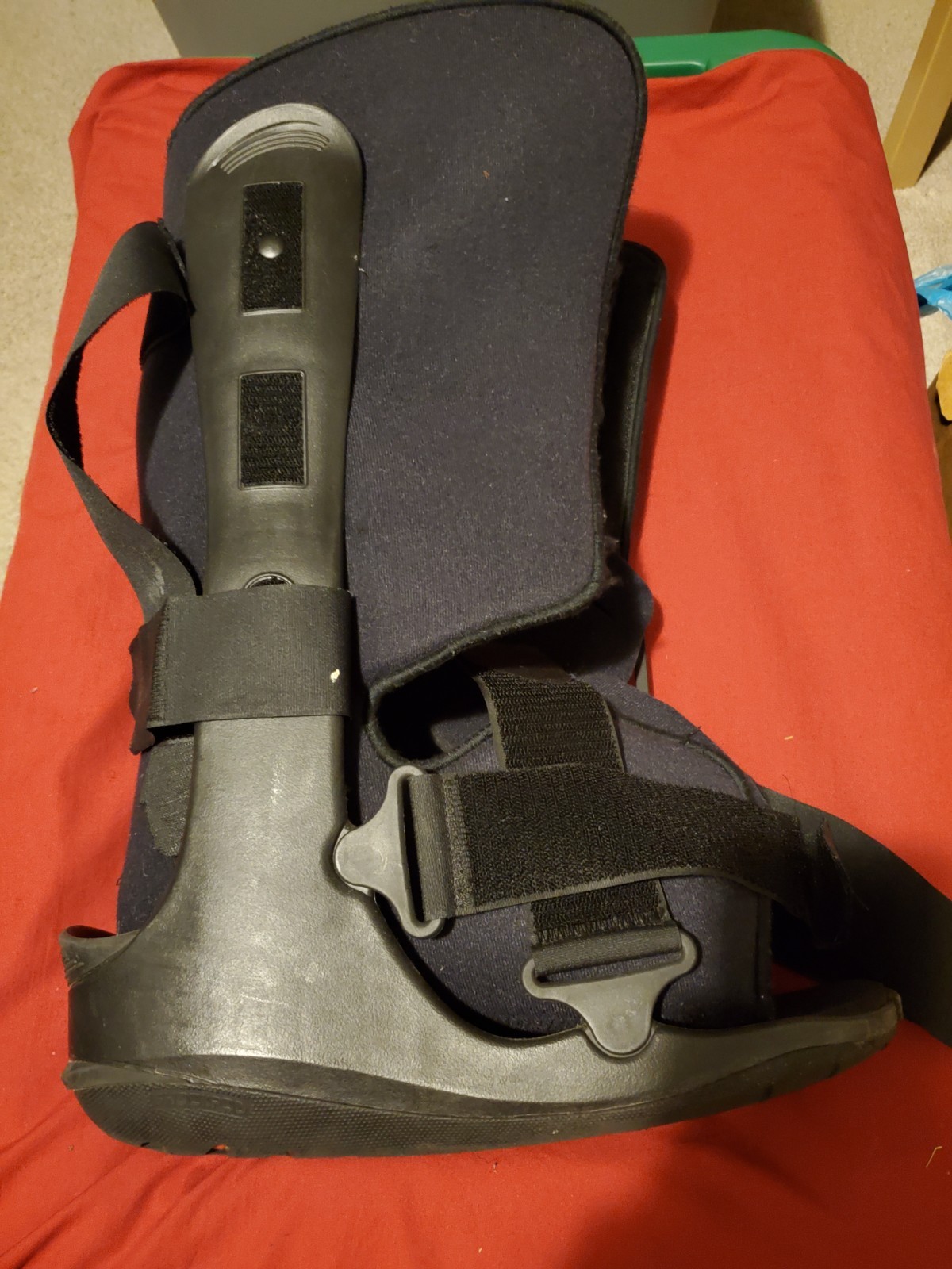 USED LARGE BLACK FOOT BRACE