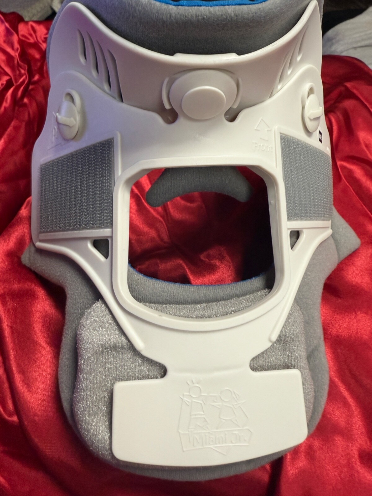 Össur Miami Jr 6-12 Cervical Collar Superior Immobilization for Optimal Recovery