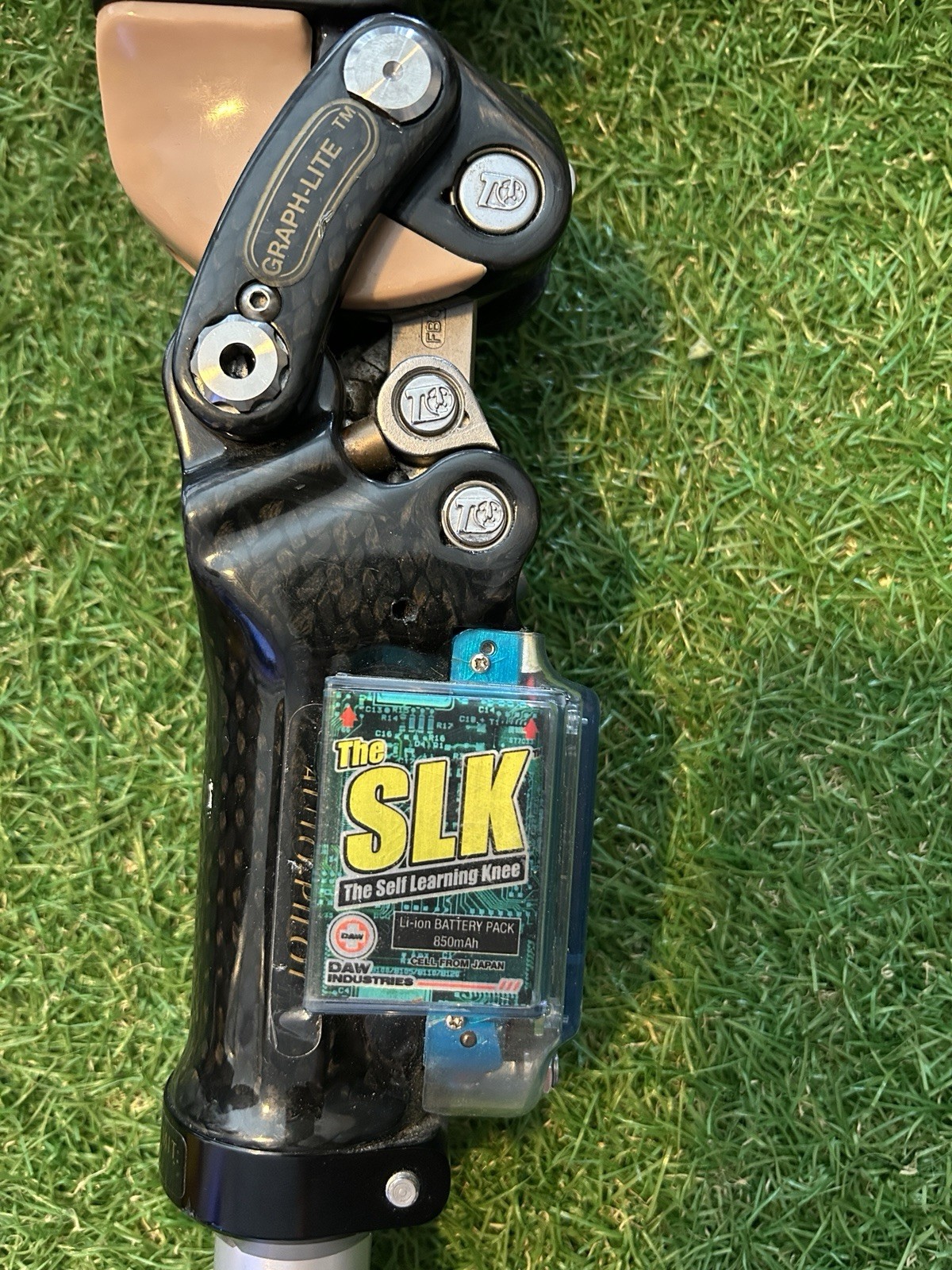 DAW Industries SLK Prosthetic leg. graph lite prosthetic knee