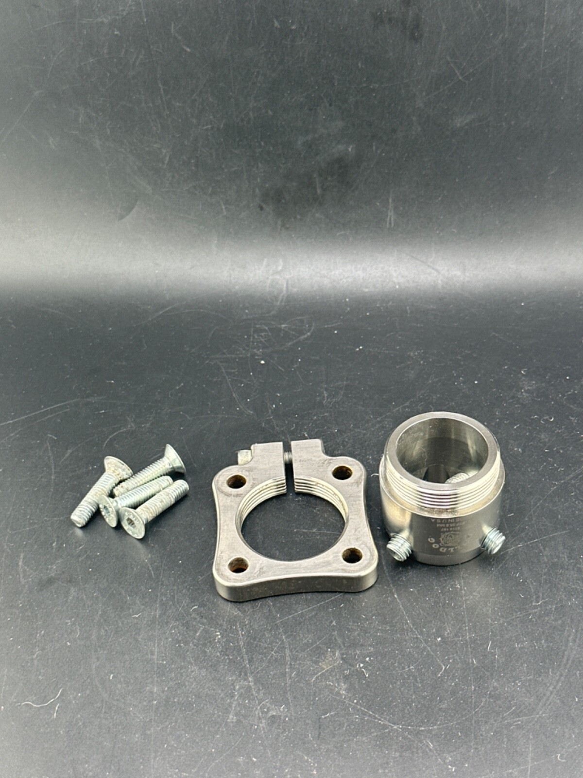 Prosthetic component adapter part. Bulldog female extend receiver with rotator